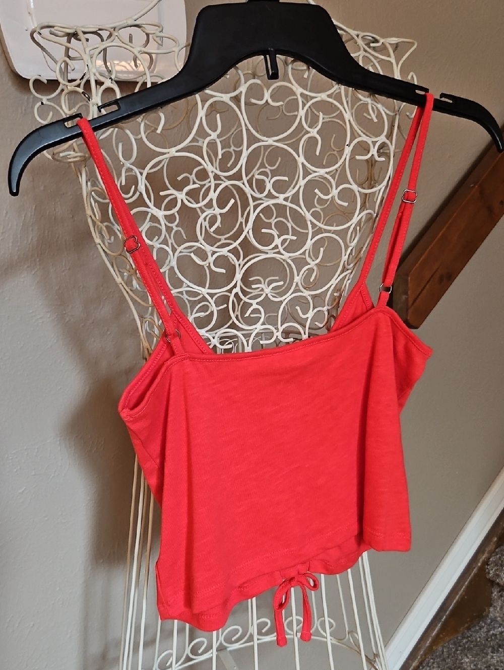 Roxy Ruched Cropped Tank Top - Picture 4 of 7